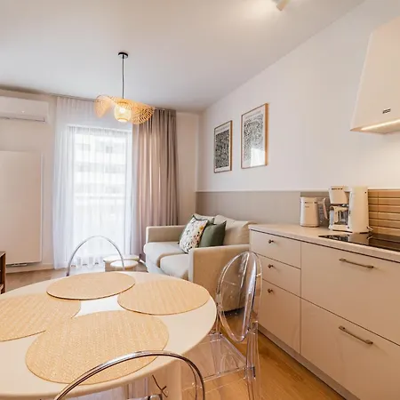 Rentplanet - Apartamenty Ksiecia Witolda Wroclaw Exterior photo